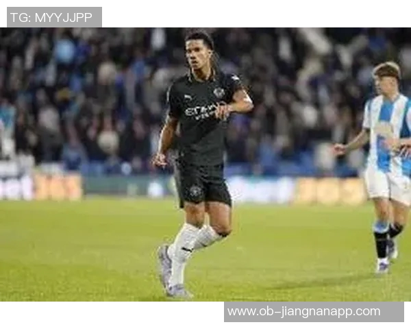 穆卡萨在主场首秀中大放异彩展现曼城青训的强大实力与潜力 穆卡萨在主场首秀中大放异彩展现曼城青训的强大实力与潜力