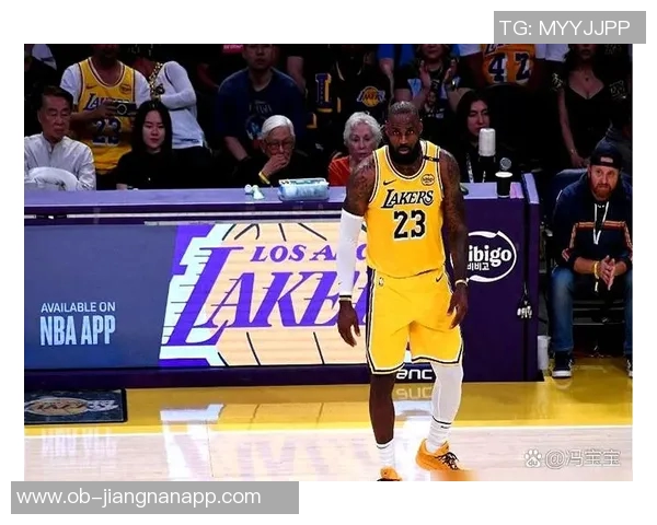 湖人球员12月三分命中率分析范德彪表现出色詹姆斯和卢卡相对低迷 湖人球员12月三分命中率分析范德彪表现出色詹姆斯和卢卡相对低迷