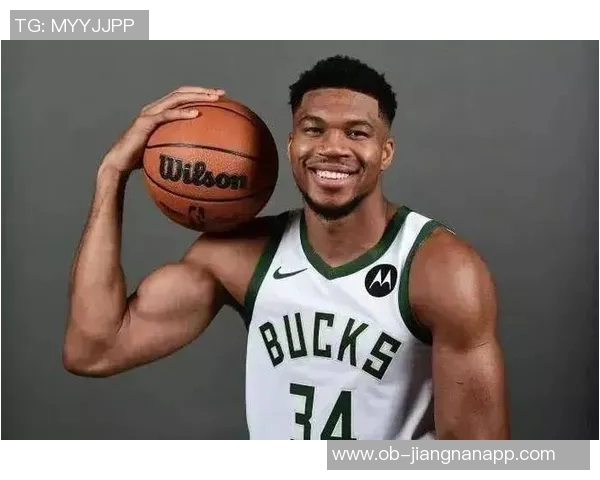 字母哥本赛季出战697分钟狂砍700分展现狠劲实力 字母哥本赛季出战697分钟狂砍700分展现狠劲实力